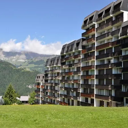 Skis Aux Pieds Avec Piscine Chauffee Et Tennis - Fr-1-505-50 Appartement