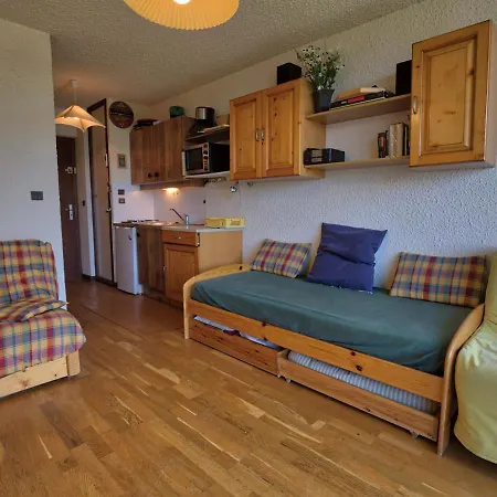 Apartment Skis Aux Pieds Avec Piscine Chauffee Et Tennis - Fr-1-505-50 Notre-Dame-de-Bellecombe